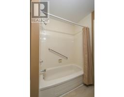 51 - 50 FIDDLERS GREEN ROAD - 33