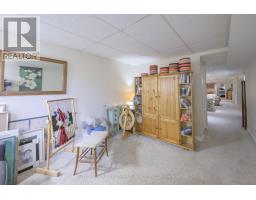 51 - 50 FIDDLERS GREEN ROAD - 35