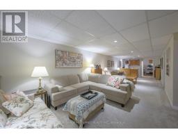 51 - 50 FIDDLERS GREEN ROAD - 36