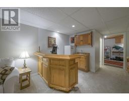 51 - 50 FIDDLERS GREEN ROAD - 40