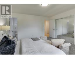 52 GLENDALE AVENUE - 12