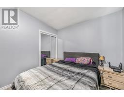 26 HAWKESBURY AVENUE - 17
