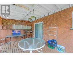 26 HAWKESBURY AVENUE - 20