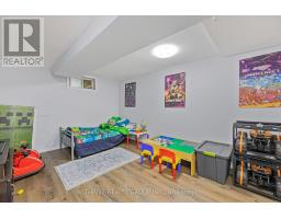 26 HAWKESBURY AVENUE - 27