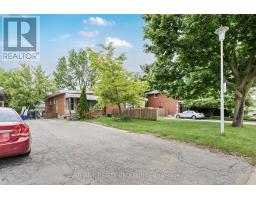 26 HAWKESBURY AVENUE - 3