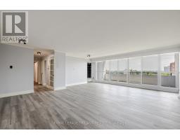 901 - 389 DUNDAS STREET - 7