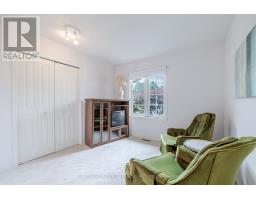 41 MC GREGOR COURT - 17