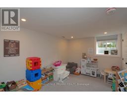 642 PERCY STREET - 32