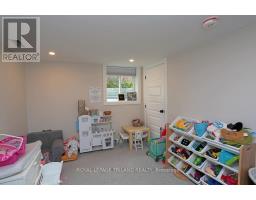 642 PERCY STREET - 34