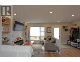 642 PERCY STREET - 5
