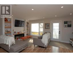 642 PERCY STREET - 9