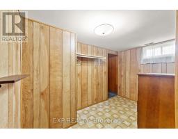 14 PICKWICK CRESCENT - 15