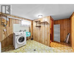 14 PICKWICK CRESCENT - 16