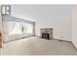 14 PICKWICK CRESCENT - 2