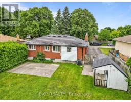 14 PICKWICK CRESCENT - 25