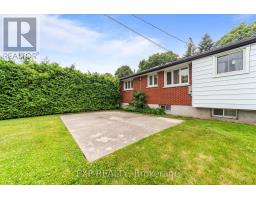 14 PICKWICK CRESCENT - 26