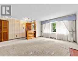 14 PICKWICK CRESCENT - 3