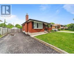 14 PICKWICK CRESCENT - 35