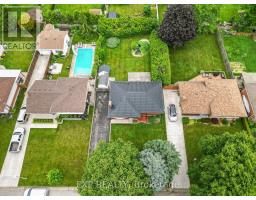 14 PICKWICK CRESCENT - 41