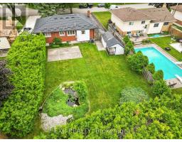 14 PICKWICK CRESCENT - 42