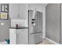 18 - 1755 LOUISE BOULEVARD - 14