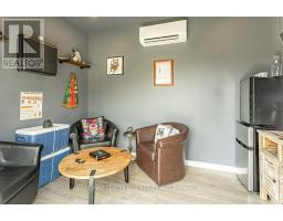 2029 LOCKWOOD CRESCENT - 38