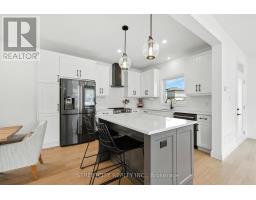 1616 HENRICA AVENUE - 17