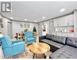 611 - 1600 ADELAIDE STREET N - 22