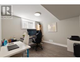 681 BENNETT CRESCENT - 33