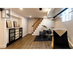 458 WOODMAN AVENUE - 33