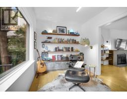 383 HURON STREET - 11