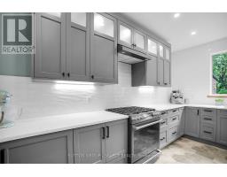 383 HURON STREET - 15