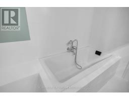 383 HURON STREET - 32