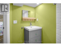 383 HURON STREET - 38