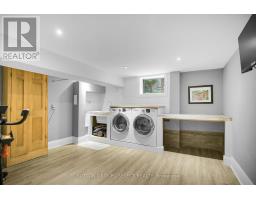 383 HURON STREET - 40