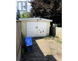 16 YORK STREET E - 22