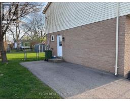 36 VANIER PLACE - 3