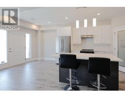 817 SARNIA ROAD - 17