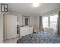 35 - 1061 EAGLETRACE DRIVE - 38