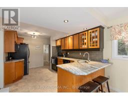 15 WAKEFIELD CRESCENT - 12