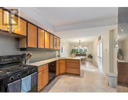 15 WAKEFIELD CRESCENT - 13