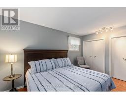 15 WAKEFIELD CRESCENT - 15