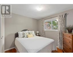15 WAKEFIELD CRESCENT - 18