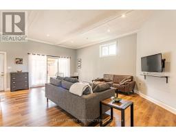 138 OAKWOOD DRIVE - 7