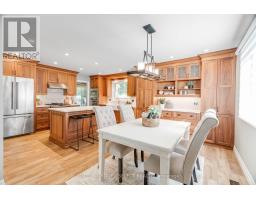 124 GRENFELL CRESCENT - 11