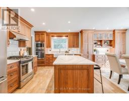 124 GRENFELL CRESCENT - 13