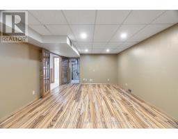 124 GRENFELL CRESCENT - 36
