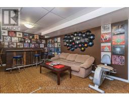 98 HALIBURTON ROAD - 37