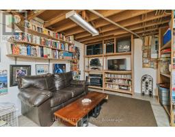 98 HALIBURTON ROAD - 40