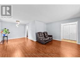 7 SIFTON DRIVE - 12